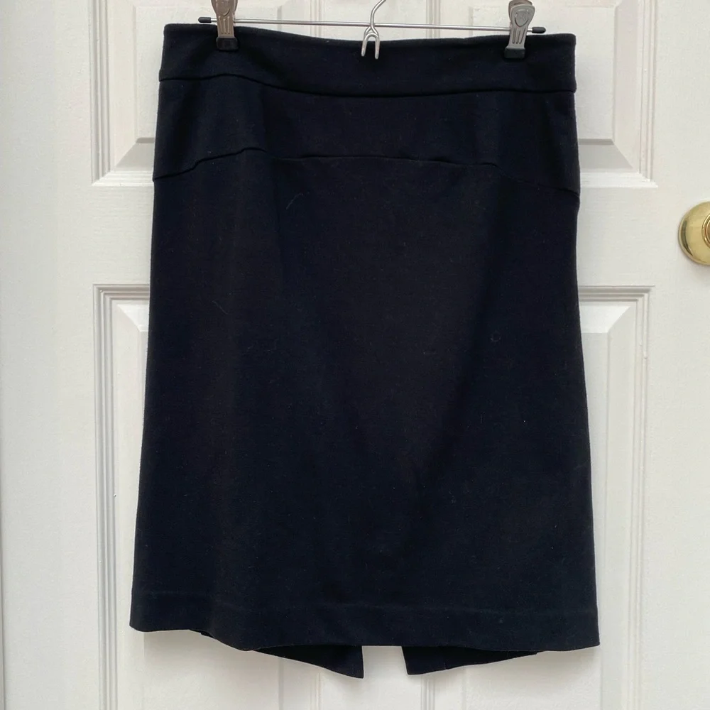 Michael Kors Elegant Black Pencil Skirt - Size 6